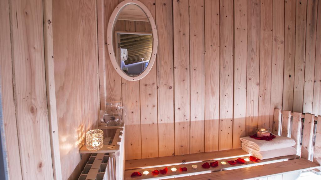 Il Nido D'Amore - Lorenzana Colombaie Bed & Breakfast Exterior photo